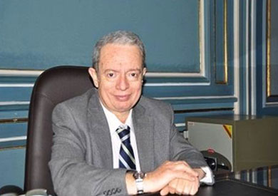 رئيس جامعة عين شمس، الدكتور حسين عيسى